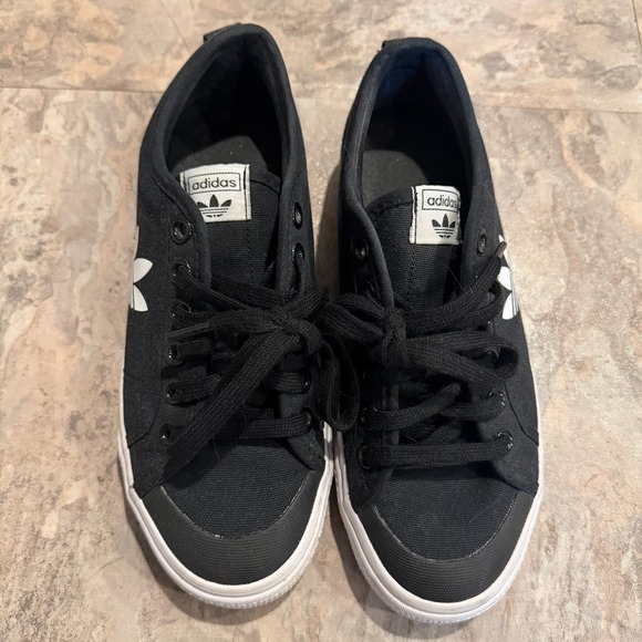 adidas Other - Adidas Nizza Trefoil Black Mens Size 6 Low Top Athletic Skate Shoes FW5185